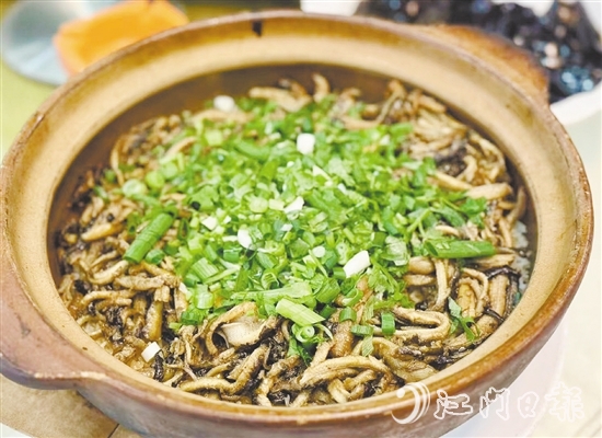 團體標準對臺山黃鱔飯的制作工藝、原材料選擇及質量要求作出明確規(guī)定。