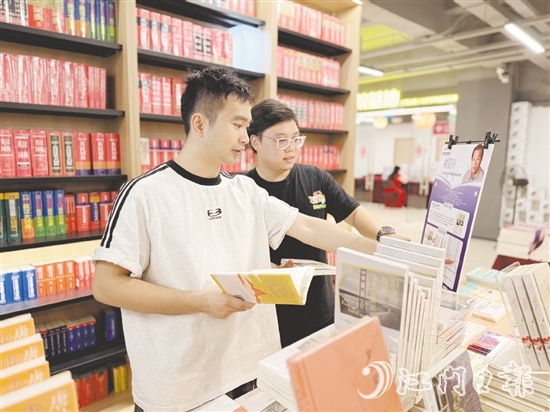 臺山市推動全民閱讀，促進(jìn)閱讀空間遍地開花，讓書香氛圍日益濃厚。