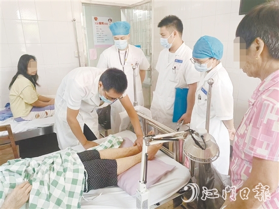 水步鎮(zhèn)衛(wèi)生院全力提升醫(yī)療服務(wù)水平，讓群眾在家門口就能享受三甲醫(yī)院專家的診療服務(wù)。