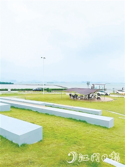 銀湖灣劇場(chǎng)公園面朝大海，景色宜人。