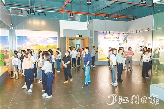 80幅攝影作品生動展現新會工業(yè)戰(zhàn)線的勞動者的技能風采和精神面貌。