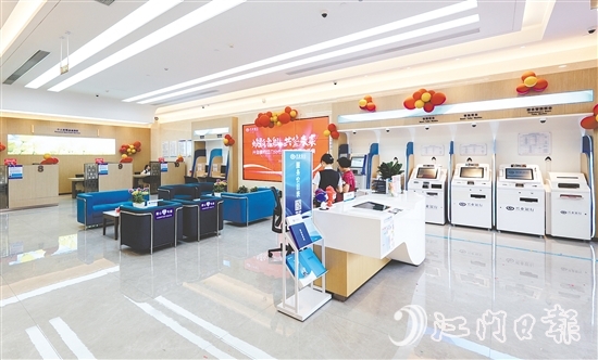 營業(yè)廳環(huán)境煥然一新，功能分區(qū)清晰明確。