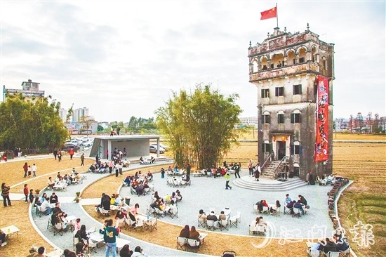 位于赤坎鎮(zhèn)紅溪村委會(huì)的“鷹村營地”，不少市民、游客前來享受“慢生活”。