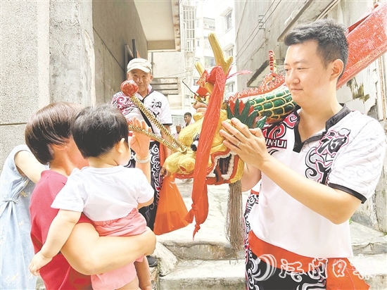 泗丫村將“扒旱龍”的習(xí)俗保留下來。