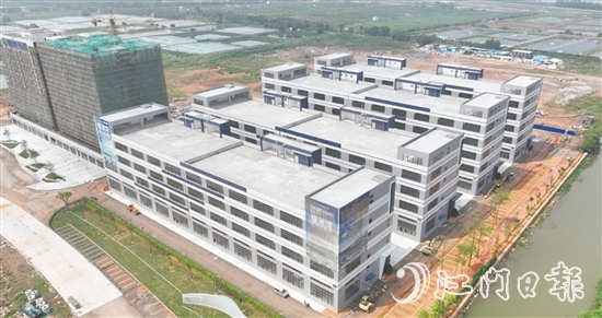 位于三江鎮(zhèn)中心的銀洲灣電子信息產(chǎn)業(yè)園（在建）重點(diǎn)打造新一代電子信息產(chǎn)業(yè)發(fā)展平臺(tái)。