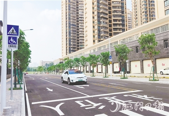 3條城市支路的建成投用，不僅提升了城市的形象和品質(zhì)，更優(yōu)化了城市的交通網(wǎng)絡(luò)，解決了群眾的出行難題。圖為新建的僑安路。