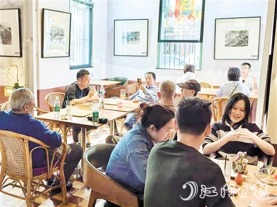 臺山民宿既保留了歷史肌理，又賦予了建筑現(xiàn)代功能。
