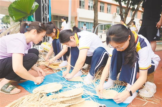 游園活動(dòng)現(xiàn)場(chǎng)。