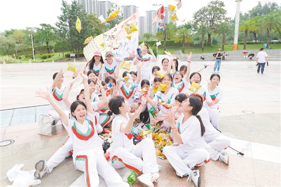 鶴華中學(xué)組織開(kāi)展戶外拓展活動(dòng)，為考生減壓賦能。