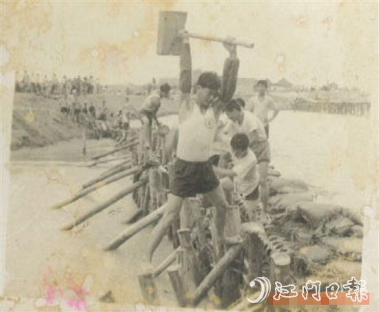 1958年9月，恩平拉開錦江水庫建設(shè)的序幕。