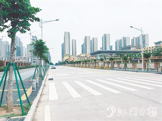 人大代表提出關(guān)于解決源清路道路問題的建議得到相關(guān)部門重視，在人大力量的推動下，源清路終于通車。