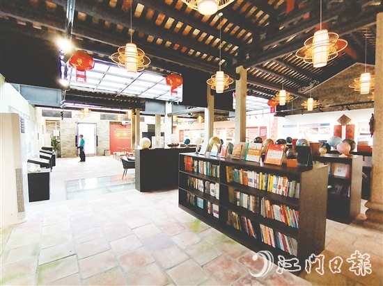鄉(xiāng)風(fēng)文明館由隔凹書屋改造而成，通過實物、圖片、文字與模型，生動訴說著桂水村的變遷與成就。