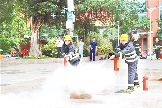 微型消防站技能比武競(jìng)賽現(xiàn)場(chǎng)。