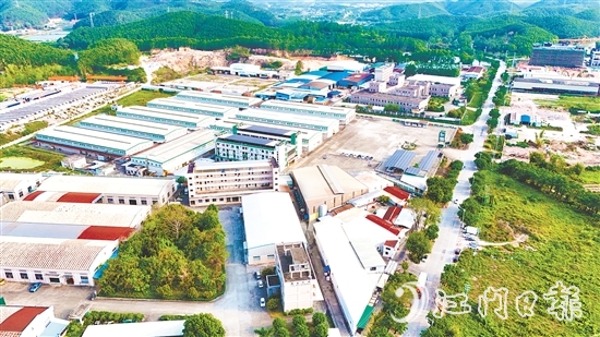 羅坑鎮(zhèn)不斷完善工業(yè)園區(qū)基礎設施建設。