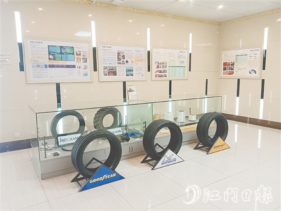 銀都拉瑪現(xiàn)為中國(guó)最大、世界規(guī)模第二的輪胎用聚酯浸膠簾子布制造商。