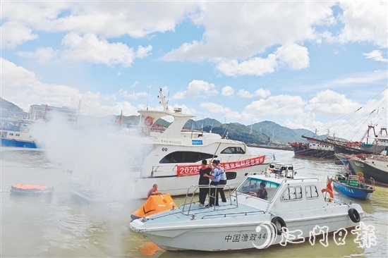 整個(gè)演練救援過(guò)程緊張有序，各環(huán)節(jié)銜接緊密。