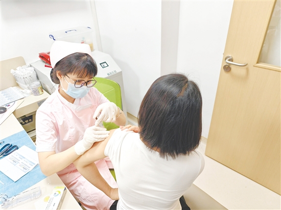 市民接種HPV疫苗。