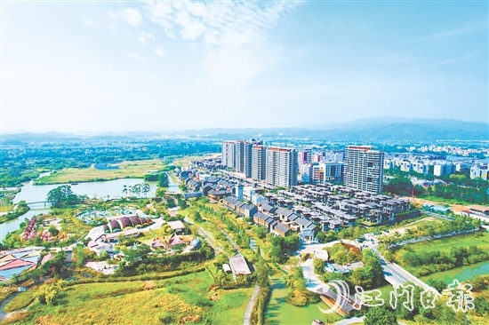 古勞鎮(zhèn)雙橋村將約43公頃（645畝）耕地及魚塘對接華僑城古勞水鄉(xiāng)景區(qū)發(fā)展魚耕農(nóng)旅項目，每年村、組兩級收入達(dá)225萬元。圖為古勞水鄉(xiāng)景區(qū)。
