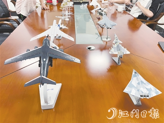 這批飛機模型采用鋅合金材質，利用壓力鑄造技術制造，屬于市面上較為高端的模型。