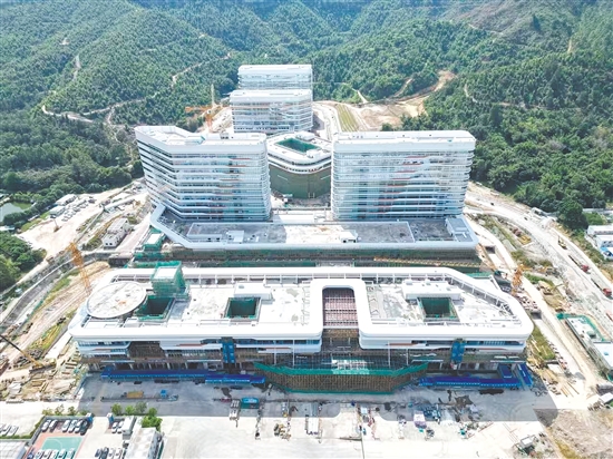 江門市新三甲醫(yī)院建設(shè)項(xiàng)目主體結(jié)構(gòu)與外立面裝修已完成。