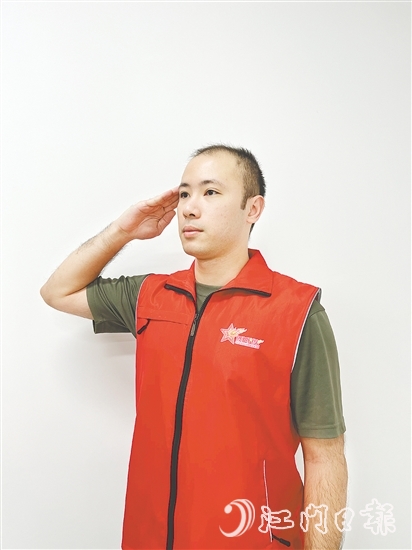 曾煥鴻用315小時的志愿服務(wù)時長，在基層一線寫下了退役軍人的擔當。