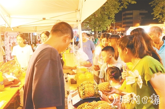 梅灣菠蘿受到市民、游客歡迎。