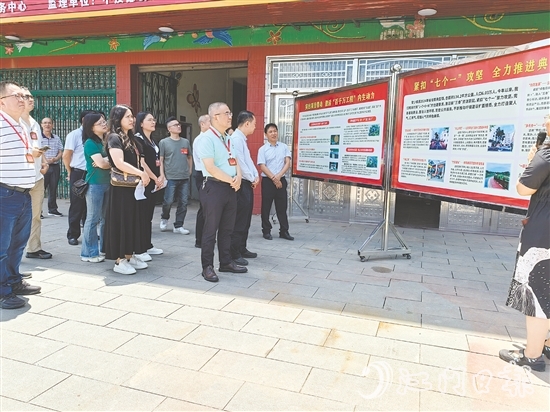 恩平市人大常委會(huì)組織人大代表外出交流，學(xué)習(xí)發(fā)展經(jīng)驗(yàn)。