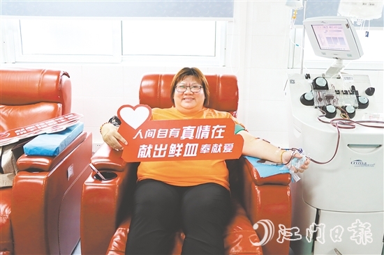 保險從業(yè)人員積極參加獻血。