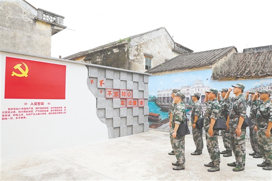 開平組織民兵隊伍到紅色基地參觀見學，賡續(xù)紅色基因。