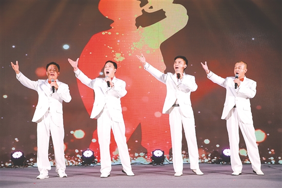 22支參賽隊(duì)伍以飽滿(mǎn)的熱情和精湛的技藝，演繹了一首首經(jīng)典軍旅歌曲。