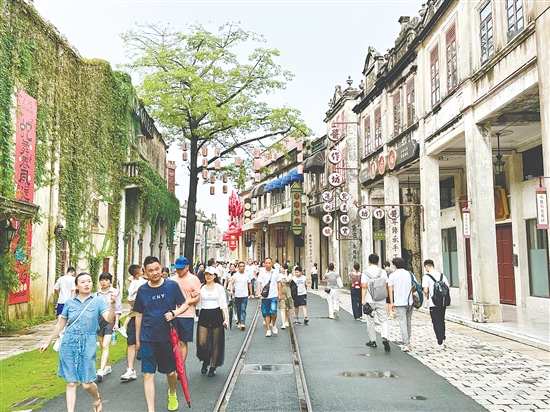 深中通道通車以來，我市旅游景區(qū)港澳游客增多。