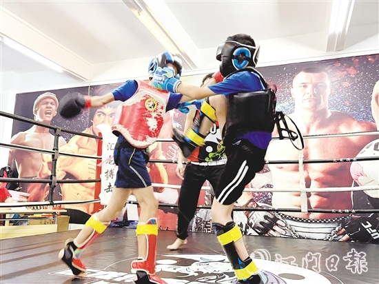 運動員敢打敢拼，展現(xiàn)出良好的競技狀態(tài)和精神風(fēng)貌。