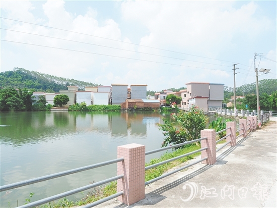 工程圍繞人居環(huán)境提升全面開展綜合治理，針對(duì)重點(diǎn)區(qū)域開展“拉網(wǎng)式”清理，做到不留任何衛(wèi)生死角。