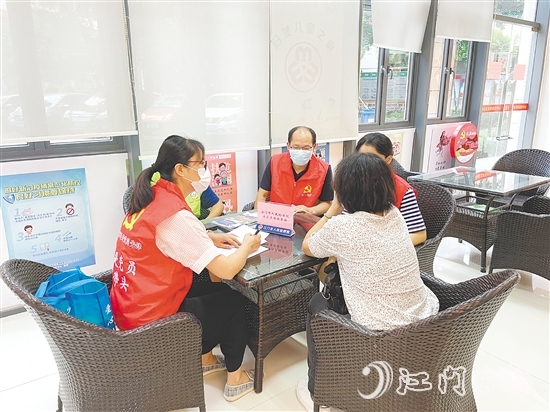 豐雅社區(qū)深化與法院、檢察院的協(xié)作，組建專業(yè)法治宣傳隊，助力化解群眾糾紛。