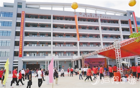 嶄新的臺(tái)山排球運(yùn)動(dòng)學(xué)校綜合訓(xùn)練大樓將助力培養(yǎng)更多排球人才。