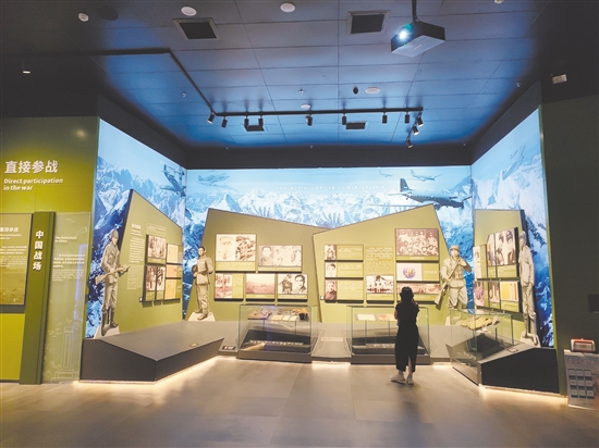 中國僑都華僑華人博物館展示了僑胞投身反法西斯戰(zhàn)爭的英勇事跡。鄧國一