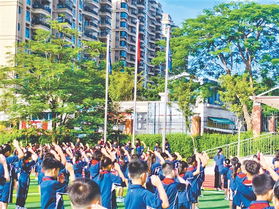新學(xué)期首次升旗儀式。