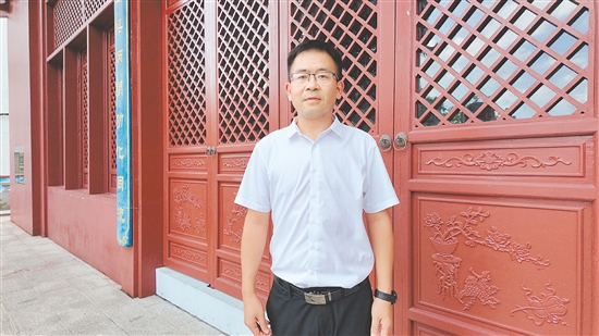 恩平市第一中學副校長鄭凱