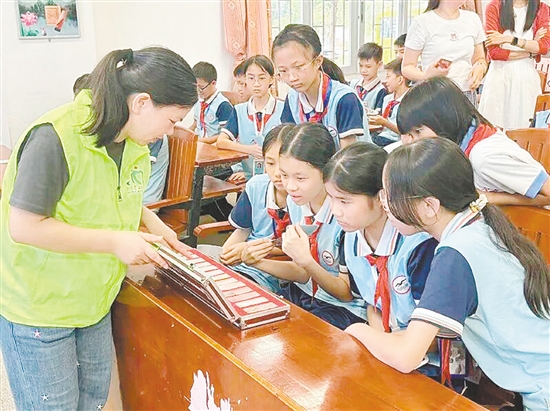 活動為學(xué)生帶來禁毒知識，筑牢校園安全防線。