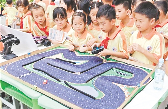 活動(dòng)融知識(shí)性、趣味性和實(shí)踐性于一體，激發(fā)了學(xué)生科學(xué)探索的興趣。