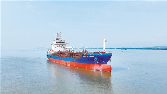 9月26日，7700載重噸油化船“HERCULES