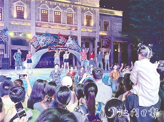 自赤坎華僑古鎮(zhèn)對外開放后，吸引了越來越多的游客走進開平，走進古鎮(zhèn)。