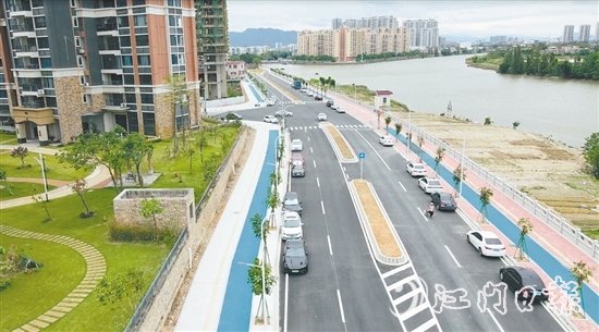 從筑牢防洪屏障到打通城市“斷頭路”，從水環(huán)境治理到打造濱水活力空間，開平市用“繡花功夫”推進(jìn)城市更新。