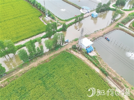 新會(huì)供電局利用無人機(jī)機(jī)巢遠(yuǎn)程航拍，可大幅度提高低壓沿布圖修正效率。