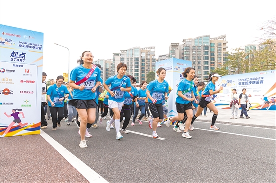 “悅跑”活動拉近鄰里間的距離。環(huán)市街道供圖