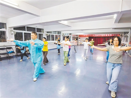 培訓(xùn)班為廣大群眾提供優(yōu)質(zhì)的藝術(shù)普及體驗。