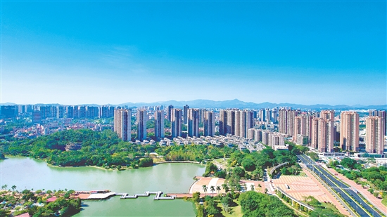 鶴山城區(qū)新貌。