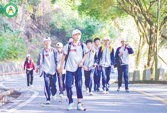 學(xué)生們?cè)谕讲降巧降倪^(guò)程中積累動(dòng)力。