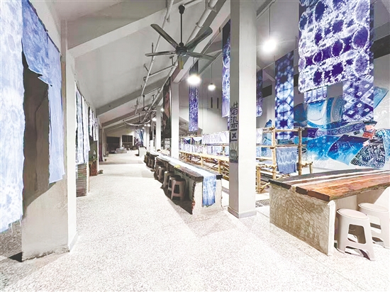 “僑咖文化”項目以咖啡消費為切入點，將陶藝、扎染等非遺技藝與僑鄉(xiāng)文化有機融合。