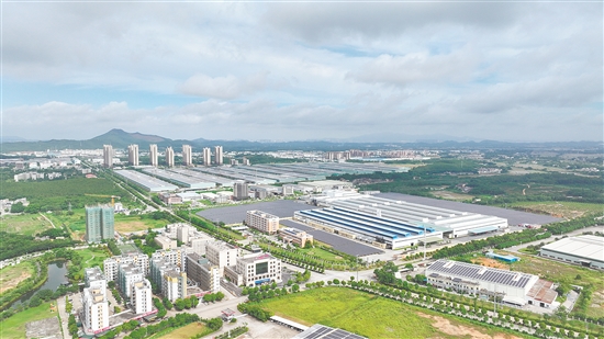 臺山推動工業(yè)平臺聚鏈成群，清潔能源、汽車零部件等四大百億產(chǎn)業(yè)支撐有力。